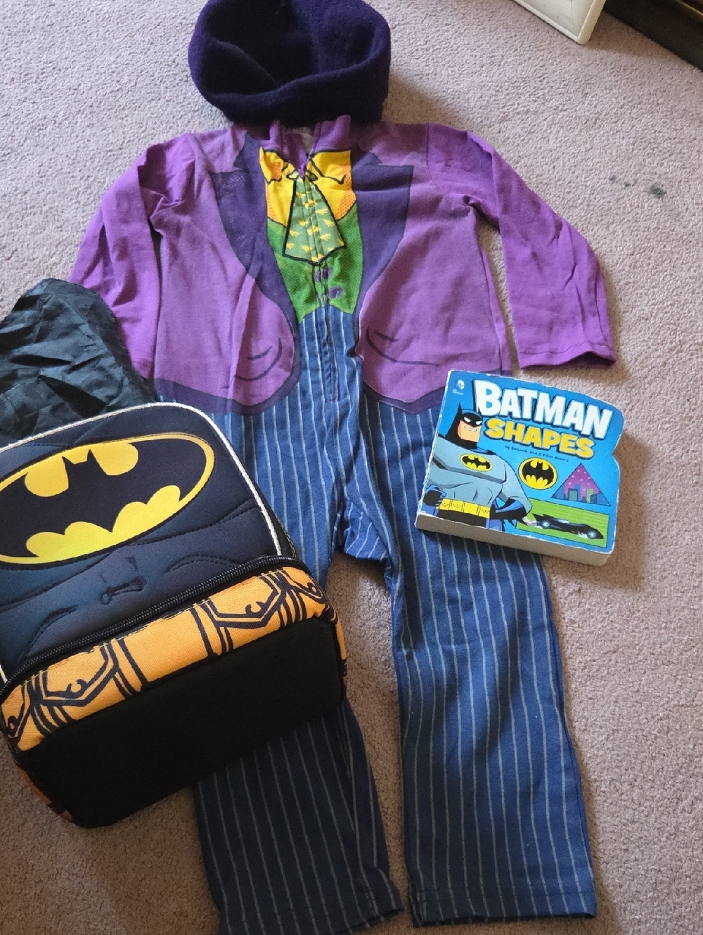 BATMAN/Joker Lover Costume- 3T Joker Costume, Bere,Batman Lunch w/Cape, & book